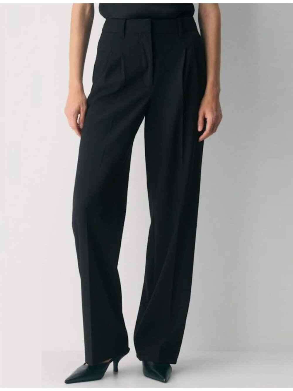 Aritzia Effortless Pant NWOT Crepette Wide Leg High Rise Black Size 14